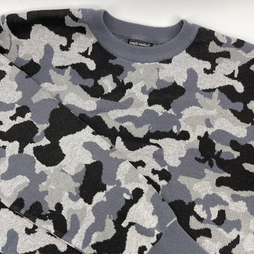 Simply Southern Gray Camo Print Knit Sweater Pullover Crewneck L